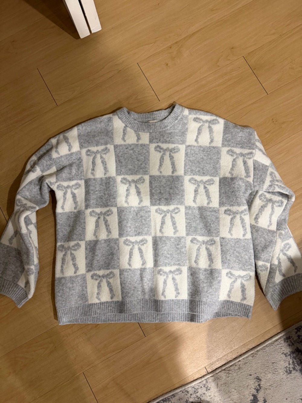 Gray and white Checkered Bow Knit Sweater